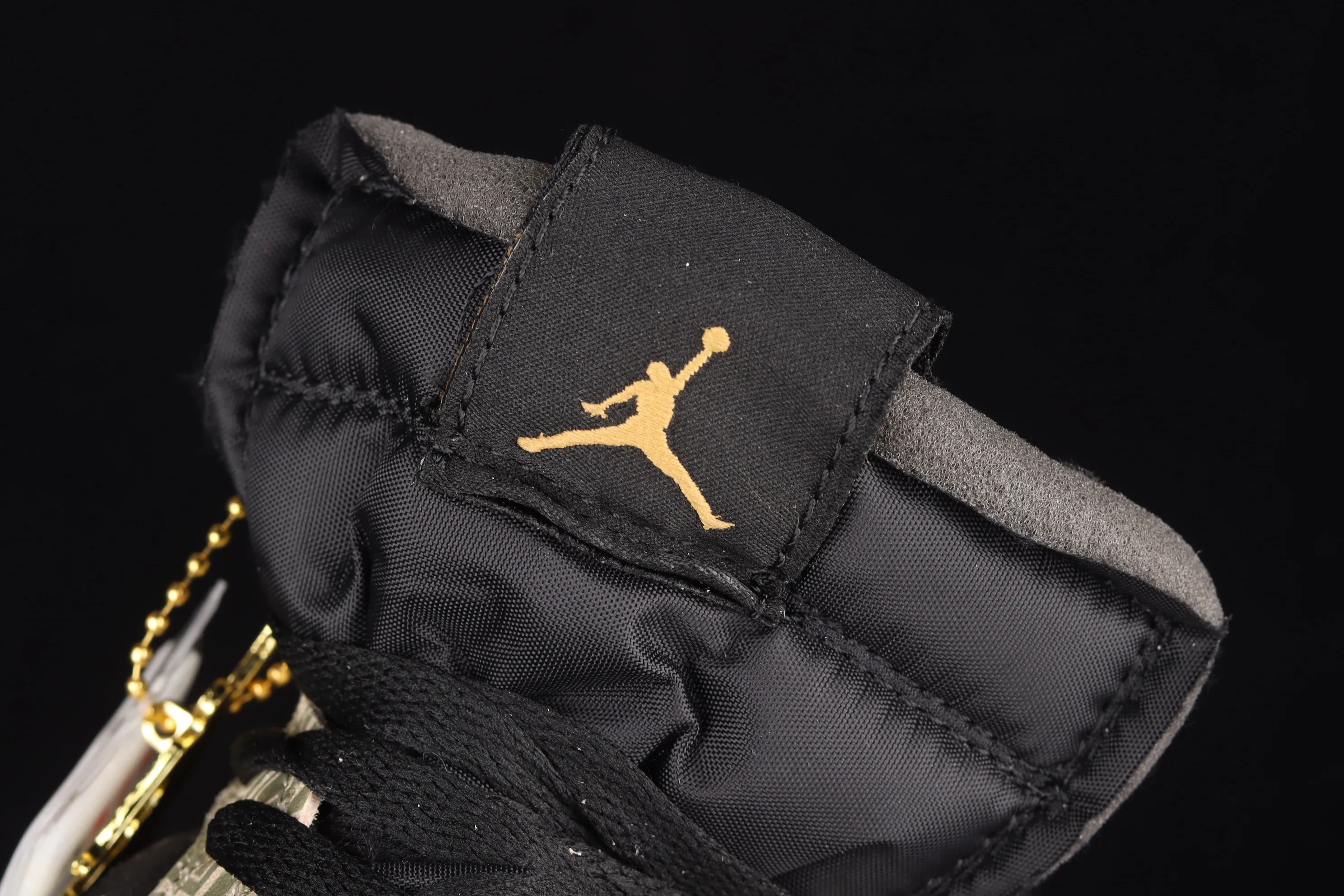All categories Air Jordan Jordan series basketball shoes Air Jordan 1 High Air Jordan 1 Zoom CMFT AJ1 Joe 1 black gold blue hook basketball shoes DQ0659-700